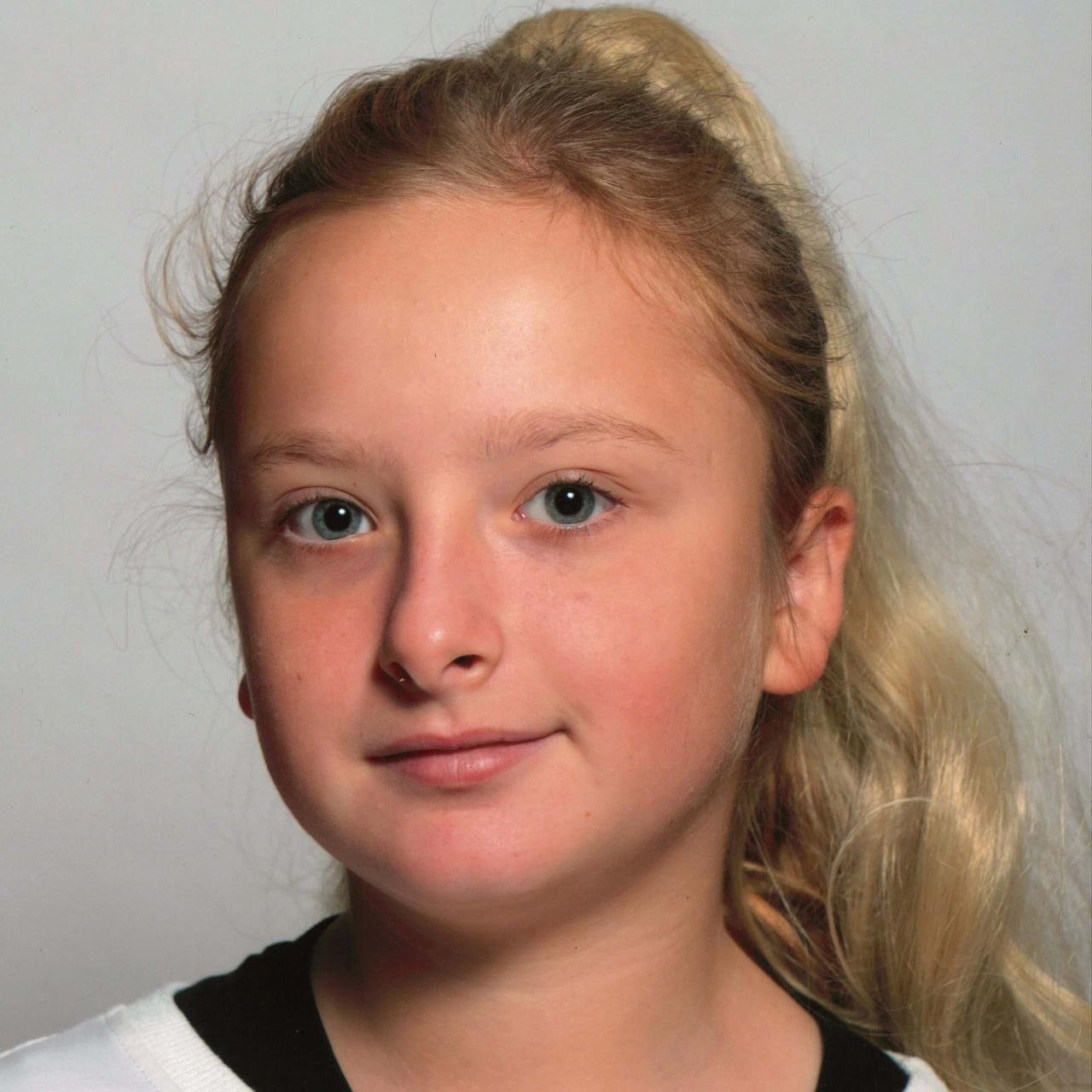 lola tung and rain spencer lola tung and rain spencer