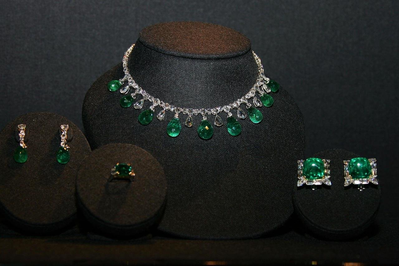 A Look into Harry Winston and Some of Their Jewelry - Worthly