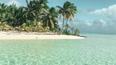 The World's 15 Best Crystal Clear Blue Water Beaches