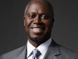 Andre Assous Wedge Sandals Elevate Your Summer Style