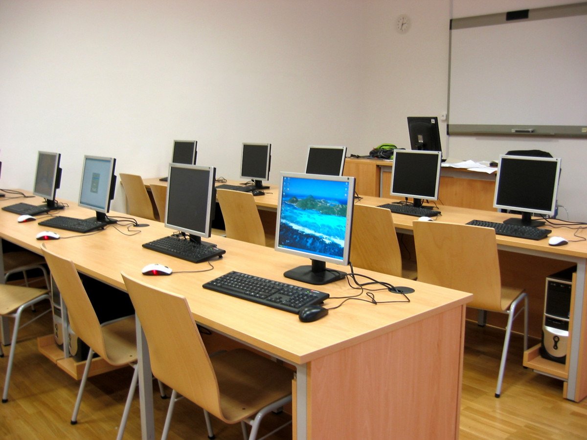 Free Images : technology, training, room, classroom, learning, pc ...