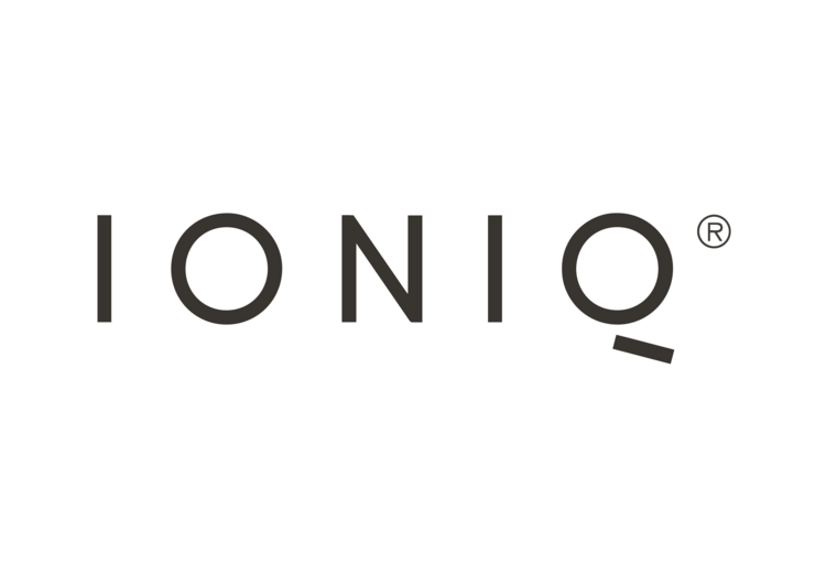 IONIQ ONE Sprayer | Magnetic Skin Technology | IONIQ Skincare