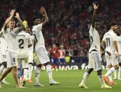 Real estate postcards just sold the ultimate marketing tool