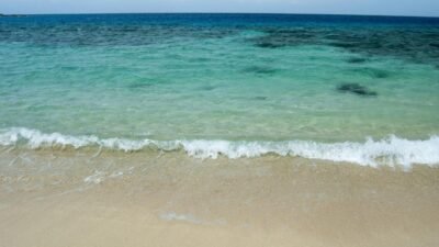 Free Stock photo of Idyllic sandy beach and blue ocean | Photoeverywhere